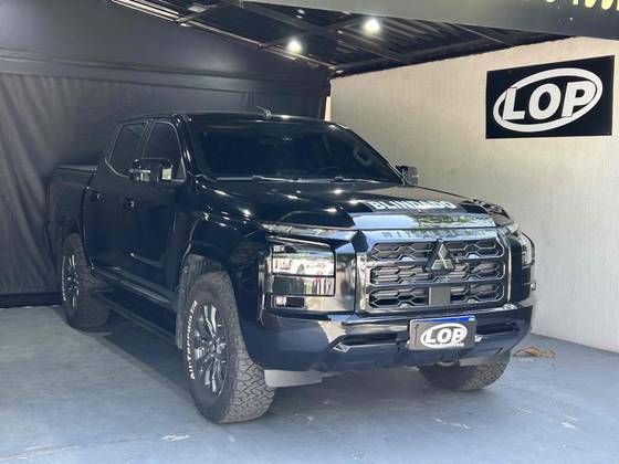 MITSUBISHI TRITON 2.4 BITURBO DIESEL CD HPE 4X4 AUTOMÁTICO